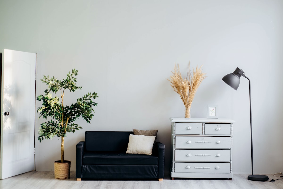Minimal interior volume and natural light